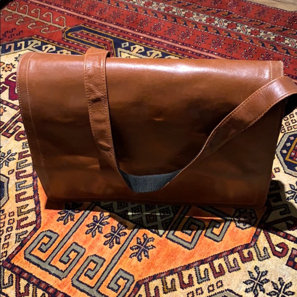 Wilson leather messenger bag / briefcase